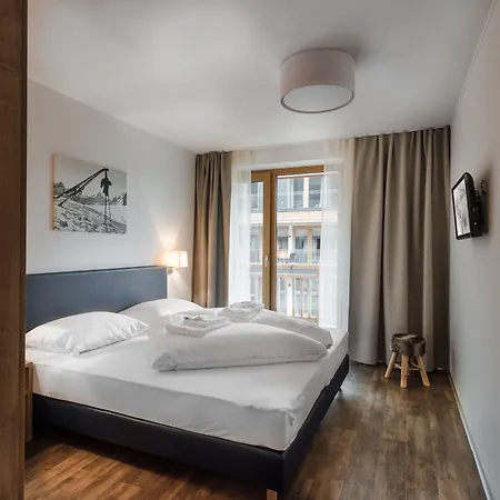 Alpenparks & Zell Am 4*