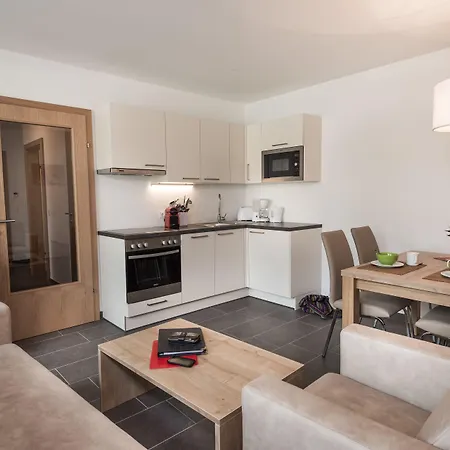 Aparthotel Alpenparks & Zell Am