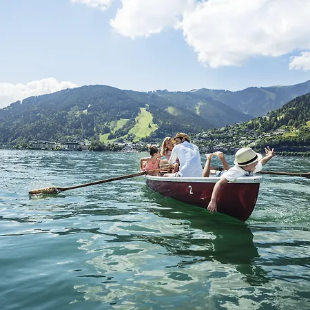 Aparthotel Alpenparks & Zell Am