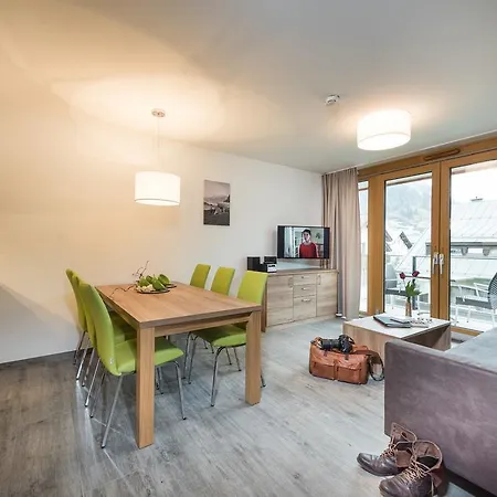 Alpenparks Hotel&apartment Zell Am Aparthotel 4*