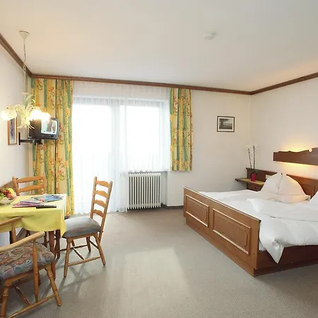 Aparthotel Alpenparks & Zell Am 4*