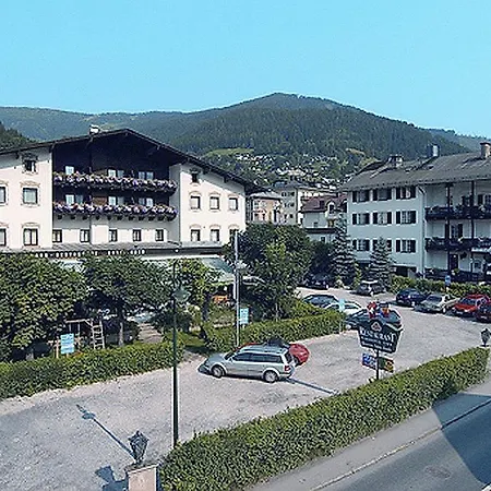 Aparthotel Alpenparks & Zell Am 4*