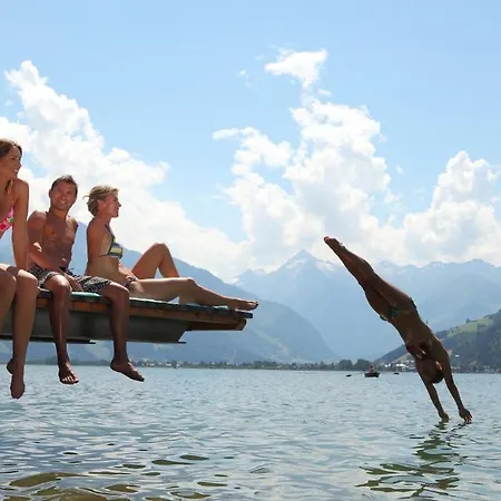 Alpenparks & Zell Am 4*