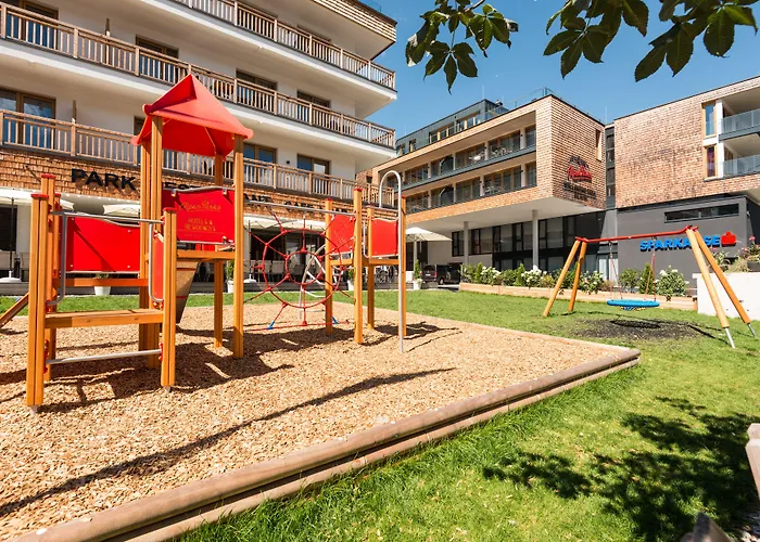 Alpenparks & Zell Am Aparthotel 4*
