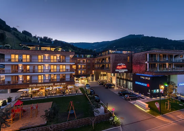 Alpenparks & Zell Am Aparthotel 4*