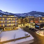 Alpenparks & Zell Am 4*